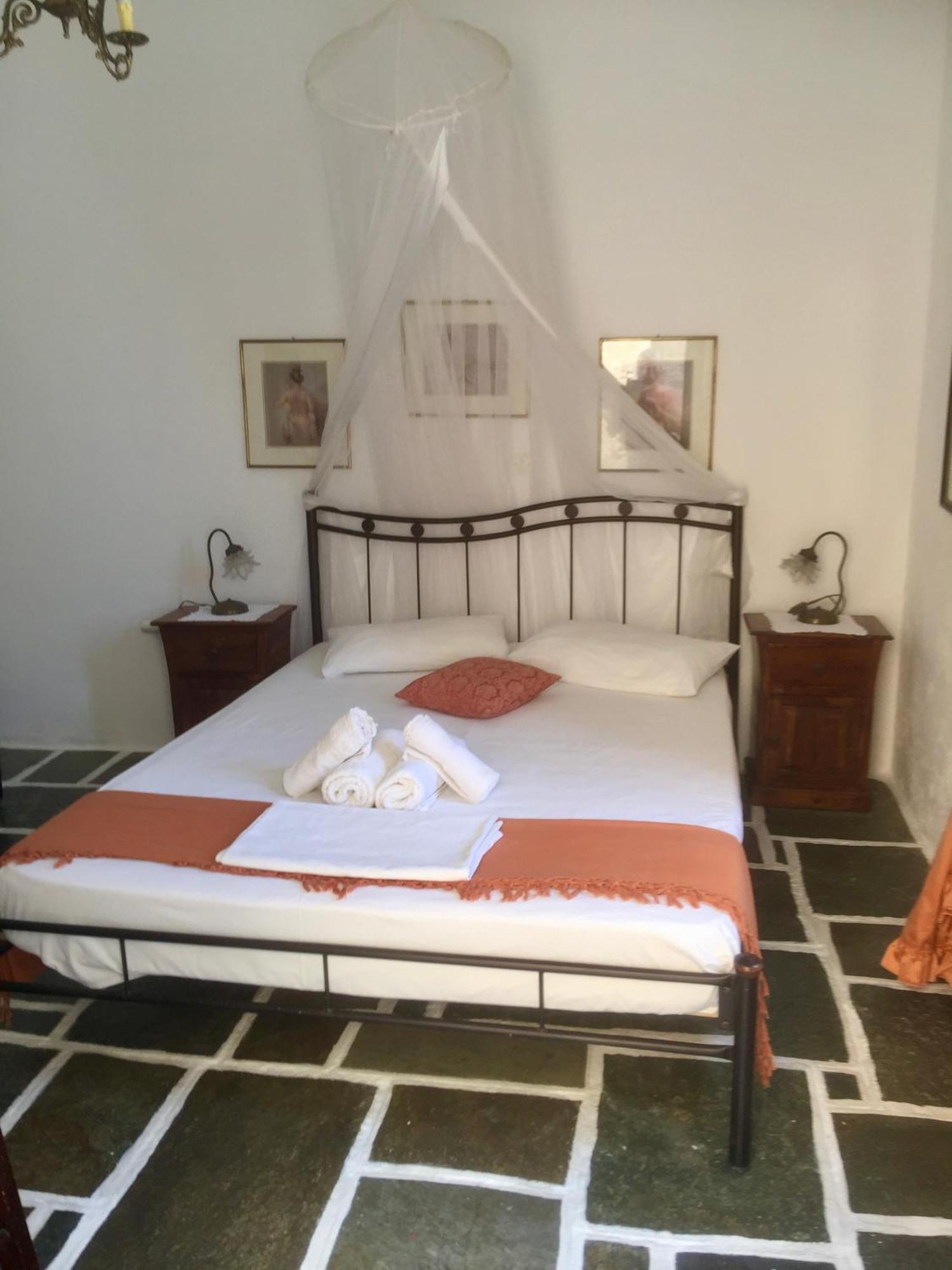 Fanivevisgarden Hotel Folégandros Eksteriør billede